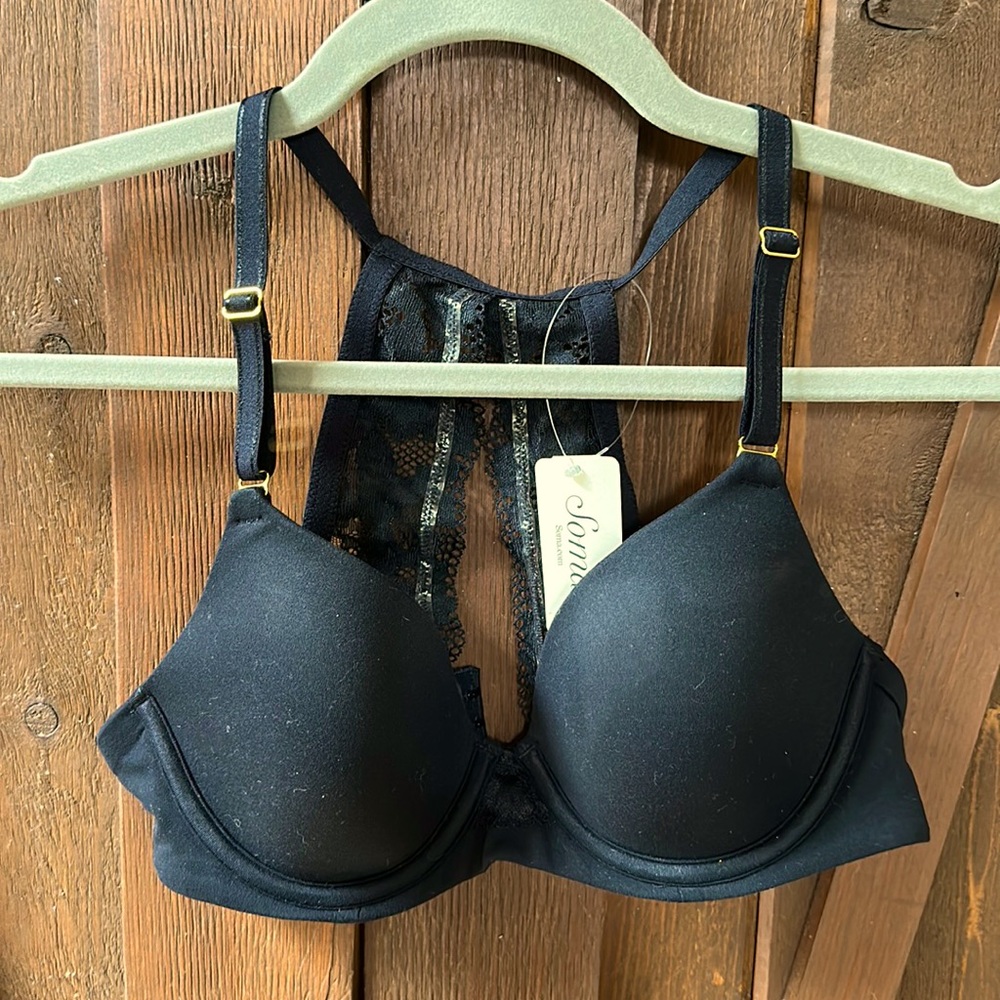 NWT Soma 32B Black - Embraceable Signature Lace Racerback Bra